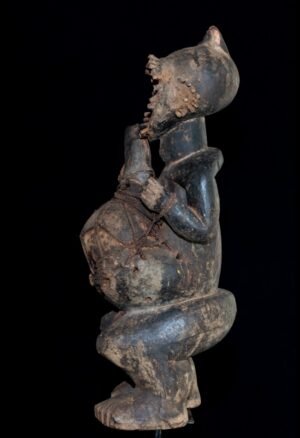 Statue fétiche Ambete du Gabon, une pièce d’art africain ancien destinée aux collectionneurs et amateurs de statues, masques, reliques et objets traditionnels africains.