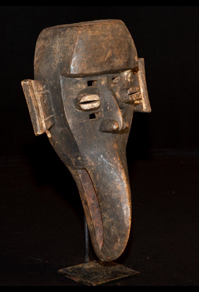 masque-a-bec-dan-cote-divoire (2) **Masques anciens d’Afrique** : découvrez une sélection de masques Dan, Baoulé, Dogon et autres pièces d’art africain destinées aux collectionneurs et amateurs de patrimoine. Chaque **masque africain ancien** témoigne d’un savoir-faire, d’une tradition et d’une histoire culturelle unique.