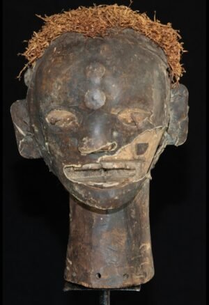 Découvrez notre sélection d'objets d'art Ekoï et Ejagham du Nigéria : masques, cimiers et sculptures anciennes destinés aux collectionneurs d'art africain et d'objets ethnographiques.