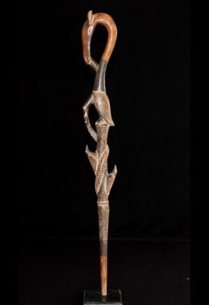 Découvrez notre sélection d’objets usuels africains anciens, notamment des cannes, objets de dignitaires et pièces traditionnelles provenant de différentes cultures d’Afrique. Des objets recherchés par les collectionneurs et amateurs d’art africain, sélectionnés pour leur authenticité, leur histoire et leur valeur patrimoniale.