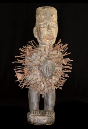 Découvrez notre sélection d’**objets fétichistes africains**, de statues Nkisi et de sculptures anciennes. Chaque pièce possède son propre caractère et son histoire. Ainsi, cette collection s’adresse aux amateurs d’**art africain**, aux passionnés d’antiquités et aux collectionneurs spécialisés.