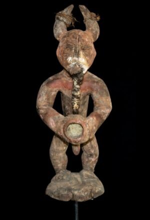Découvrez notre sélection d'objets fétichistes et sculptures rituelles d'Afrique. Des pièces anciennes et authentiques destinées aux collectionneurs, amateurs d'art africain et passionnés d'arts premiers.