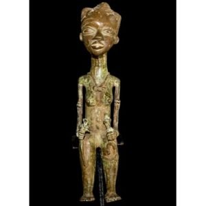 Découvrez notre sélection de **statuettes africaines en bronze**, sculptures, masques et objets d’art africain destinés aux collectionneurs et passionnés. Explorez des pièces provenant notamment de Côte d’Ivoire et d’autres régions d’Afrique, témoins de savoir-faire, d’esthétiques et de traditions culturelles remarquables.